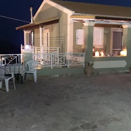 Loukas House 1σταυρος-κερκυρα μακράτα Prázdninový dům *